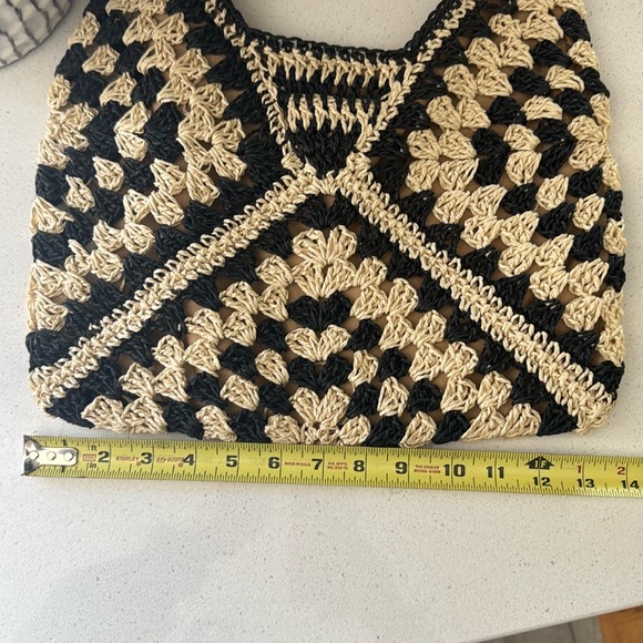 NEW Goegeous Handcrafted Crochet Patterned Bag - Black and Tan - Picture 9 of 12